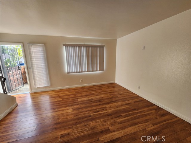Detail Gallery Image 4 of 16 For 130 E Merrill Ave, Rialto,  CA 92376 - 2 Beds | 1/1 Baths