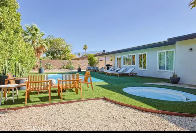 1874 N Los Alamos Road, Palm Springs CA: https://media.crmls.org/medias/ebffef9d-3a62-48b1-9af7-f3e61cfaf39e.jpg
