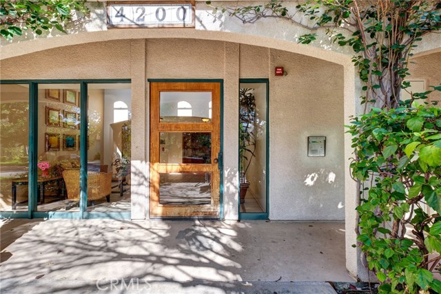 Detail Gallery Image 2 of 25 For 4200 via Arbolada #104,  Los Angeles,  CA 90042 - 1 Beds | 1 Baths