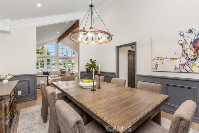 6032 County Oak Road, Woodland Hills CA: https://media.crmls.org/medias/ec00af55-7cf7-458b-aa53-b04df0228131.jpg