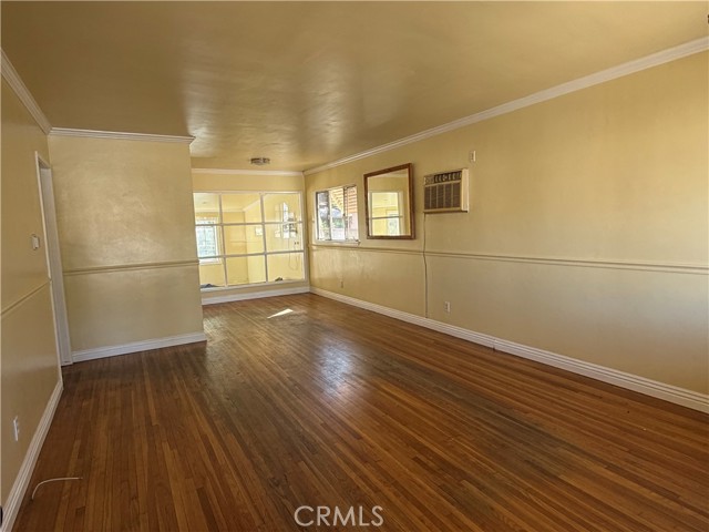 8360 Katherine Ave, Los Angeles, CA 91402 photo 11