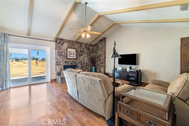 Detail Gallery Image 6 of 22 For 10858 N Armstrong Ave, Clovis,  CA 93619 - 3 Beds | 3 Baths