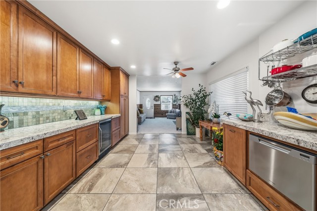 Detail Gallery Image 15 of 59 For 195 Knoll, Big Bear Lake,  CA 92315 - 5 Beds | 4 Baths