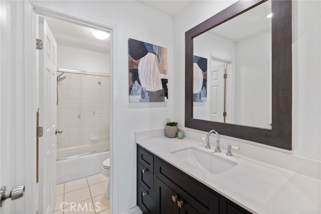 1940 N Highland Avenue, Los Angeles CA: https://media.crmls.org/medias/ec02d184-8f64-4bf2-b2f1-6712e11b9221.jpg