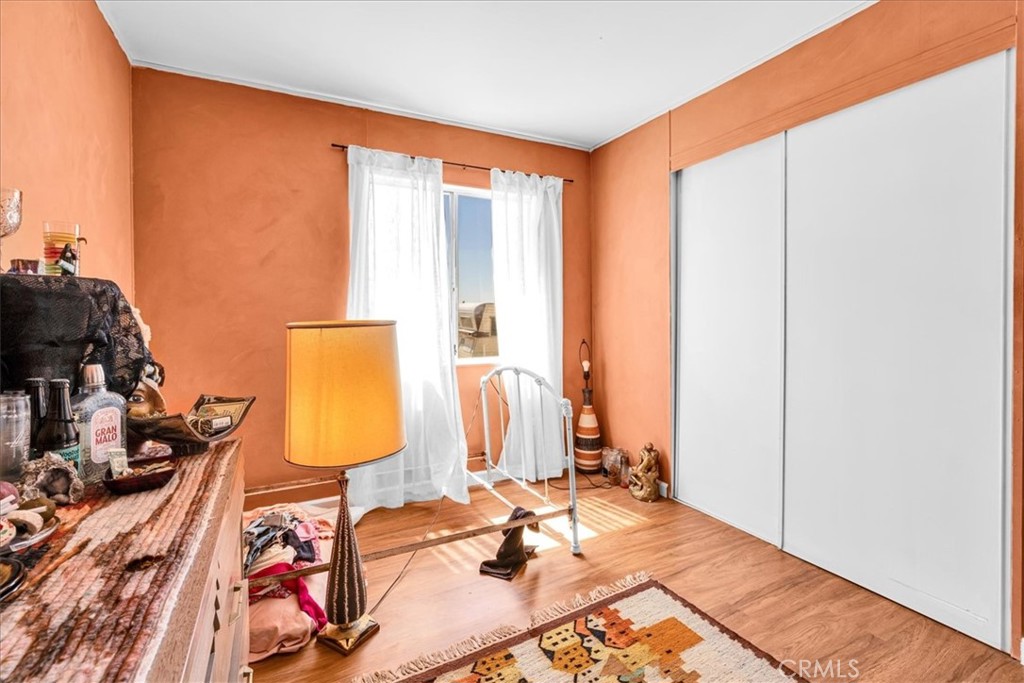 https://media.crmls.org/medias/ec03869a-eedf-403d-8b3b-c3794a593070.jpg?preset=X-Large