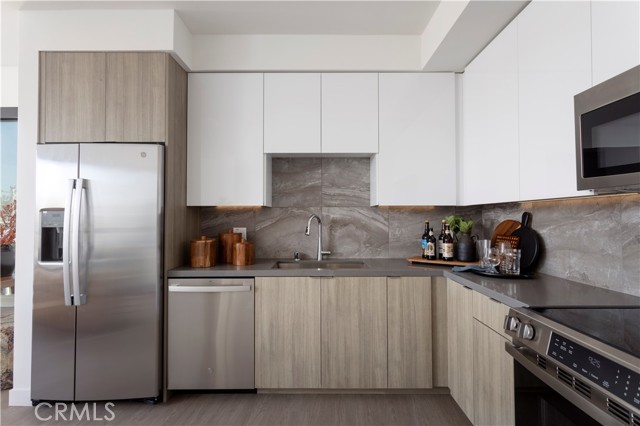 Detail Gallery Image 4 of 21 For 511 S Harbor #427,  San Pedro,  CA 90731 - 2 Beds | 2 Baths