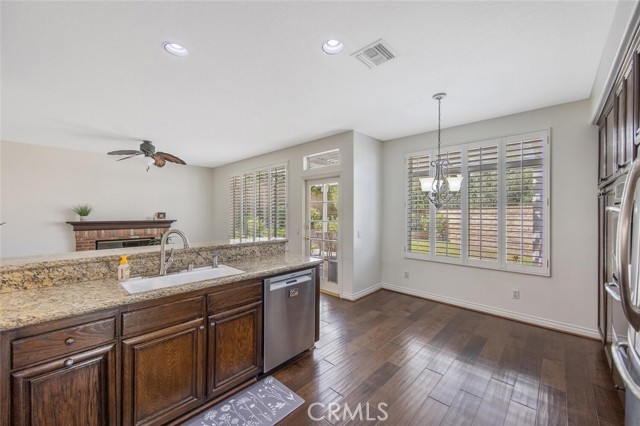 27448 Whitefield Place, Valencia CA: https://media.crmls.org/medias/ec03bf98-063a-4850-8ce0-e92d785c6d1c.jpg
