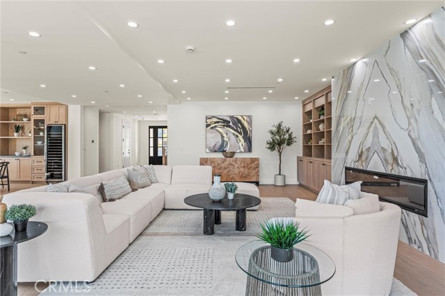 Detail Gallery Image 20 of 51 For 5258 Lemona Ave, Sherman Oaks,  CA 91411 - 4 Beds | 5 Baths