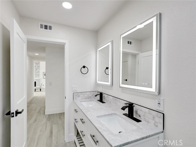 Detail Gallery Image 19 of 28 For 7191 Sunbreeze Dr, Huntington Beach,  CA 92647 - 3 Beds | 2 Baths