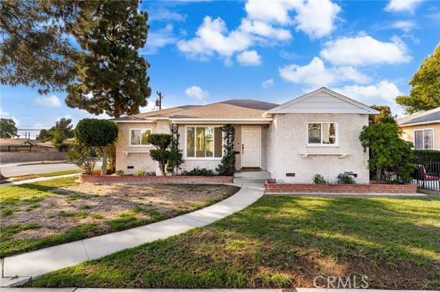 Detail Gallery Image 2 of 41 For 5361 Bridgeview Ave, Pico Rivera,  CA 90660 - 5 Beds | 2 Baths