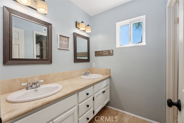 7 Mariposa, Rancho Santa Margarita CA: https://media.crmls.org/medias/ec04bbc9-1a2b-498d-83e0-22d889d8d755.jpg