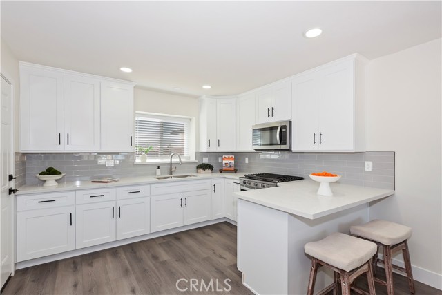 Detail Gallery Image 10 of 29 For 15615 Erie Rd, Apple Valley,  CA 92307 - 4 Beds | 2 Baths