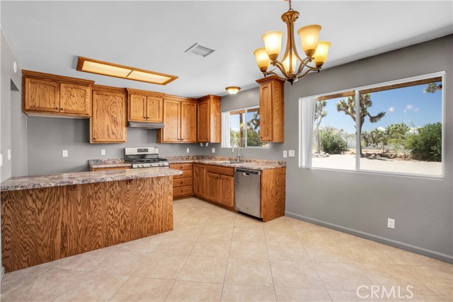 Detail Gallery Image 9 of 51 For 7930 Palm Ave, Yucca Valley,  CA 92284 - 3 Beds | 2 Baths