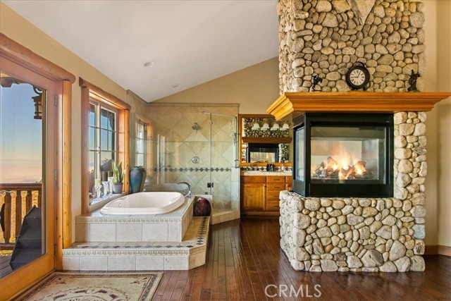 Detail Gallery Image 17 of 36 For 30753 Knoll View Dr, Running Springs,  CA 92382 - 4 Beds | 4 Baths
