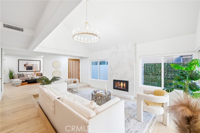 Detail Gallery Image 5 of 58 For 22706 Wood Lake Ln, Lake Forest,  CA 92630 - 3 Beds | 3 Baths