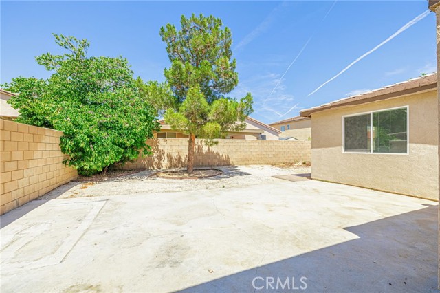 43839 58th W Street, Lancaster CA: https://media.crmls.org/medias/ec05f3fb-4601-4a8f-8016-f3977b1f5ebb.jpg