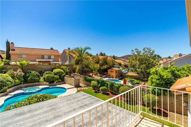 28852 Woodside Drive, Saugus CA: https://media.crmls.org/medias/ec06d89f-38f5-4070-8146-1c07879b0d42.jpg