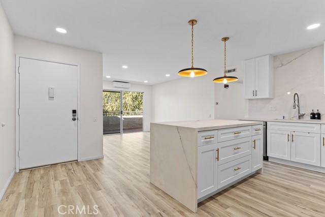 Detail Gallery Image 7 of 28 For 21921 Rimhurst Dr. #128-F,  Lake Forest,  CA 92630 - 2 Beds | 1 Baths