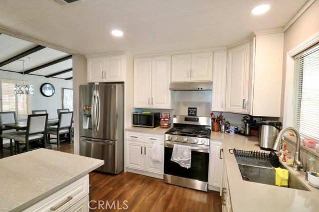 731 Glenlake Drive, Placentia CA: https://media.crmls.org/medias/ec07fa69-3495-4cb9-829a-e61fbfefb0c2.jpg