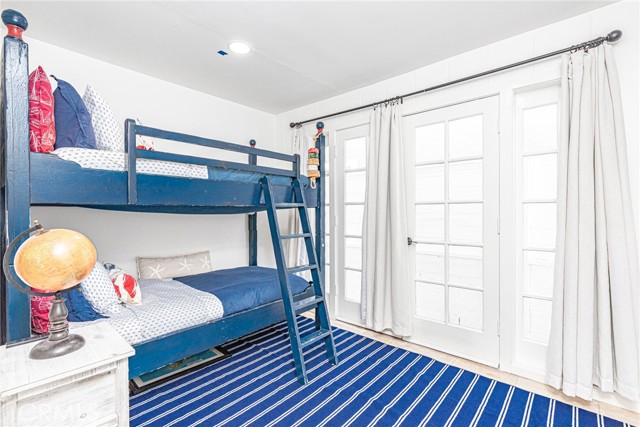 Detail Gallery Image 18 of 41 For 3717 Channel Pl, Newport Beach,  CA 92663 - 4 Beds | 2/1 Baths