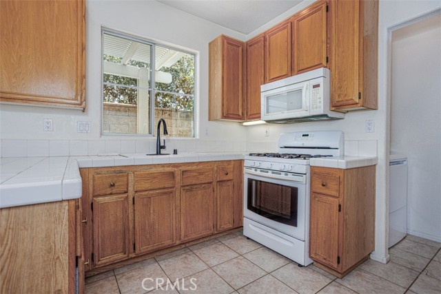1052 Wass Street, Tustin CA: https://media.crmls.org/medias/ec095534-5b9e-4db4-983d-45669dabec78.jpg
