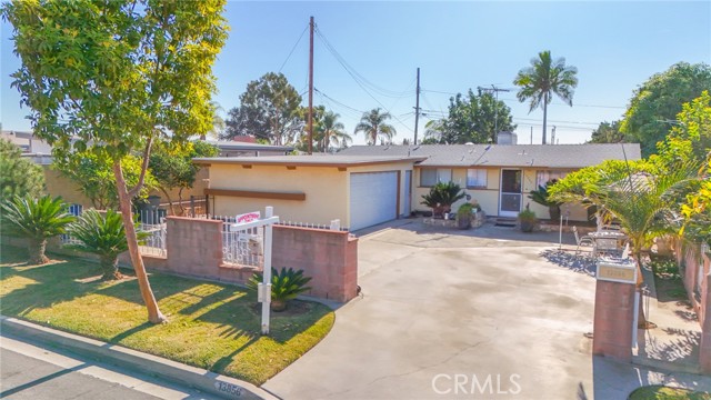 Detail Gallery Image 2 of 45 For 13856 Muroc St, La Mirada,  CA 90638 - 4 Beds | 2 Baths