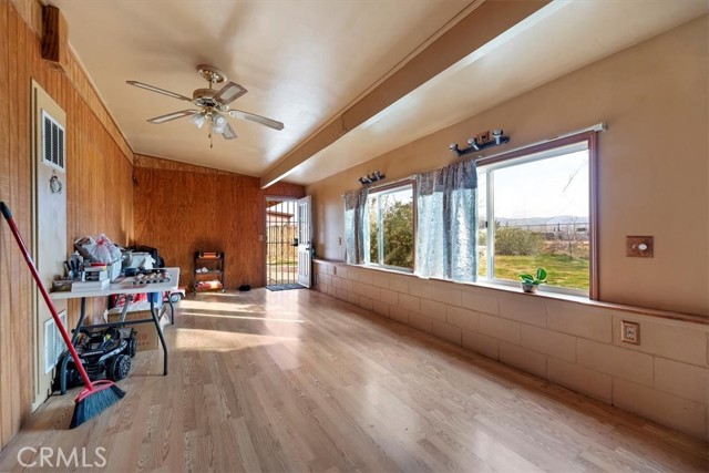 Detail Gallery Image 10 of 33 For 13285 Mesquite, Apple Valley,  CA 92308 - 3 Beds | 2/1 Baths