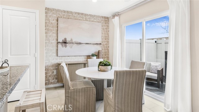 Detail Gallery Image 4 of 22 For 19279 Beech Grove St, Riverside,  CA 92507 - 3 Beds | 2/1 Baths