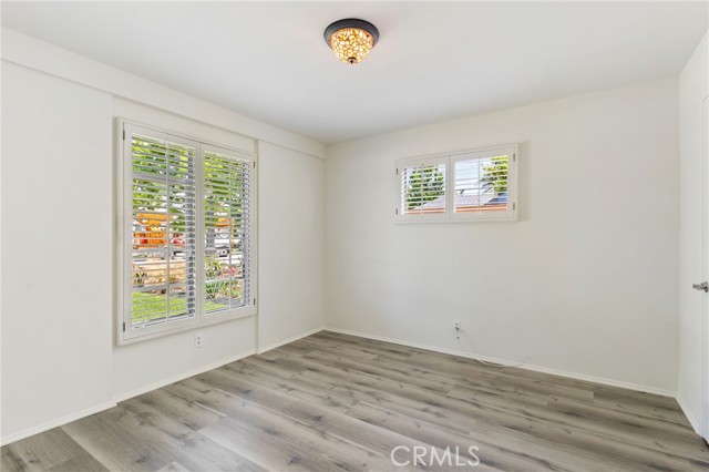 Detail Gallery Image 23 of 49 For 305 Robin Hood Ln, Costa Mesa,  CA 92627 - 5 Beds | 2/2 Baths
