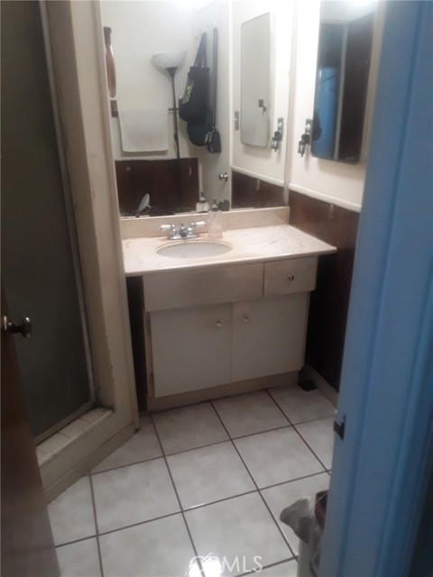 Detail Gallery Image 2 of 3 For 20458 Malden, Winnetka,  CA 91306 - 4 Beds | 2 Baths