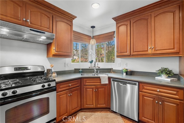 Detail Gallery Image 11 of 50 For 586 36th, Manhattan Beach,  CA 90266 - 3 Beds | 2 Baths