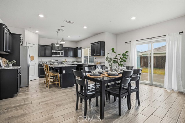 Detail Gallery Image 12 of 39 For 4852 Kinross Ct, Merced,  CA 95348 - 4 Beds | 2/1 Baths