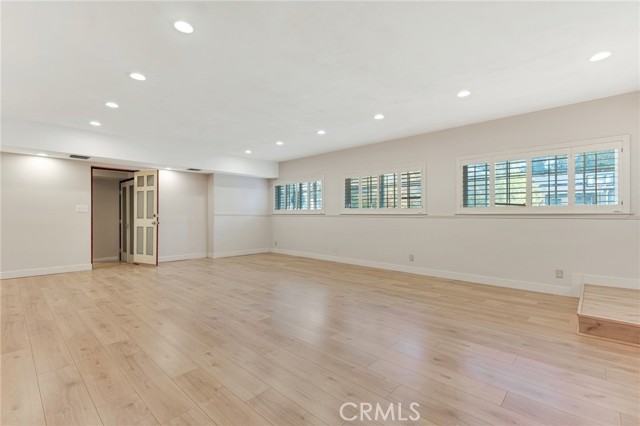 Detail Gallery Image 21 of 46 For 22781 Macfarlane Dr, Woodland Hills,  CA 91364 - 3 Beds | 3/1 Baths