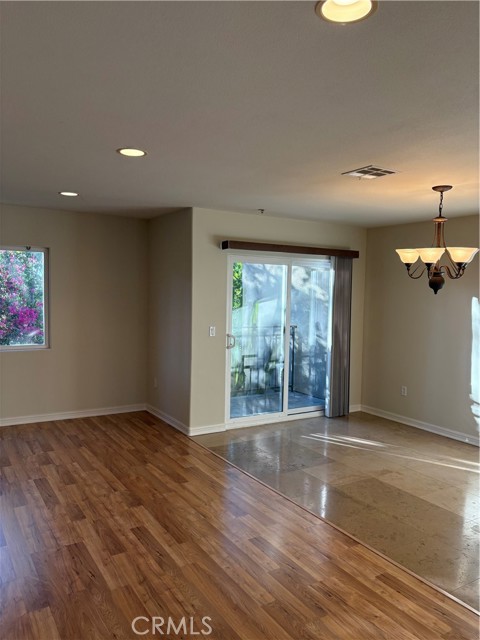 Detail Gallery Image 10 of 32 For 10207 Mountair Ave #105,  Tujunga,  CA 91042 - 3 Beds | 2/1 Baths