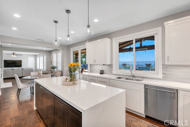 24234 Reyes Adobe Way, Valencia CA: https://media.crmls.org/medias/ec0d19d2-f9da-46df-ba39-f100c6e90b10.jpg