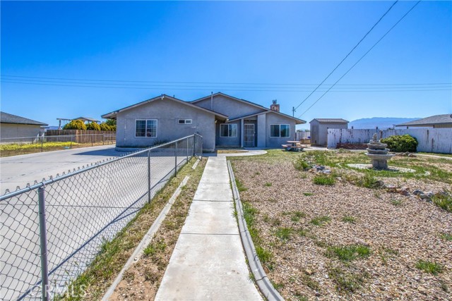 Image 3 for 11271 Mohawk Rd, Apple Valley, CA 92308