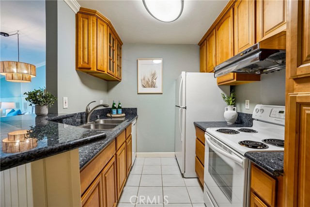 650 The Village, 212 photo 19