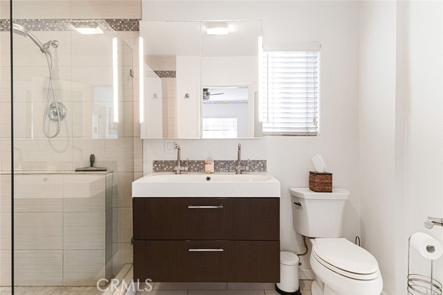 Detail Gallery Image 18 of 38 For 713 E 1st St, Long Beach,  CA 90802 - 2 Beds | 2 Baths