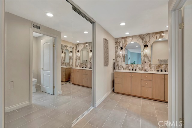 22471 Rippling Brook, Lake Forest CA: https://media.crmls.org/medias/ec0e2e91-9fcf-462c-b8d2-76d7f829f41d.jpg