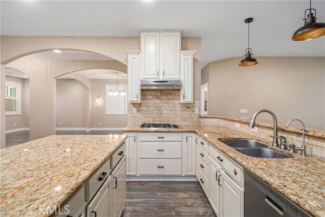 Detail Gallery Image 14 of 47 For 42041 W 47th St, Lancaster,  CA 93536 - 4 Beds | 3 Baths