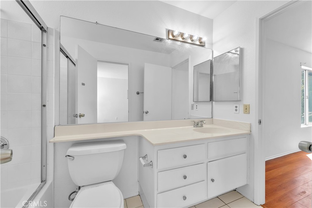 https://media.crmls.org/medias/ec0e4dbf-b886-4250-805e-0b9ef47bc343.jpg?preset=X-Large