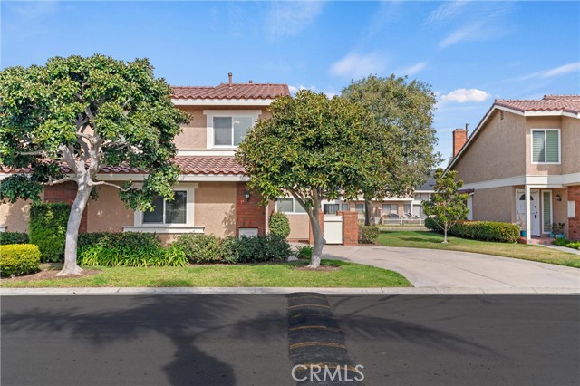 7911 Seawall Circle, Huntington Beach CA: https://media.crmls.org/medias/ec0e9e9f-9d7b-404d-814a-cedc92ba0361.jpg