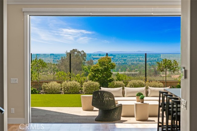 224 Clear Falls, Irvine CA: https://media.crmls.org/medias/ec0f7378-4657-42cc-9dd4-51464415c238.jpg
