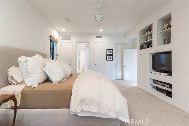Detail Gallery Image 22 of 48 For 4921 Rupert Ave, Encino,  CA 91316 - 4 Beds | 3 Baths