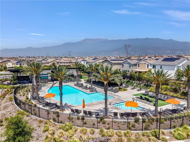 16548 Monteviejo Street, Fontana CA: https://media.crmls.org/medias/ec0fc0da-e99b-47e6-bbdd-3642f8246885.jpg