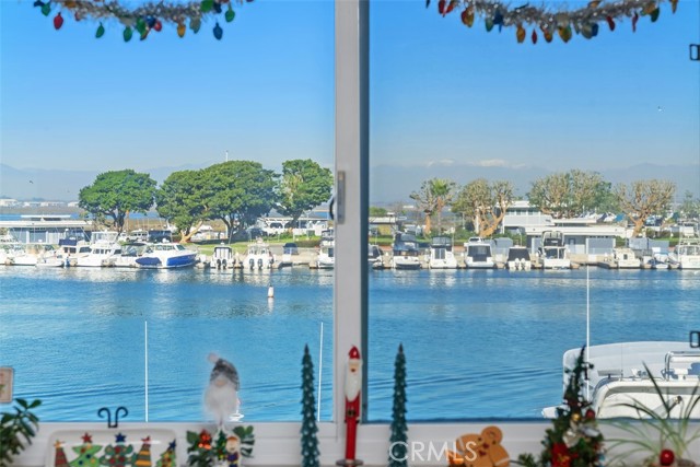 Detail Gallery Image 15 of 48 For 16255 Pacific Cir #204,  Huntington Beach,  CA 92649 - 3 Beds | 3 Baths