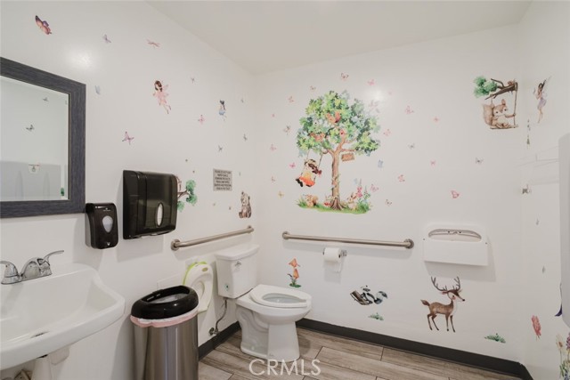  Commercial for Sale in Van Nuys, California