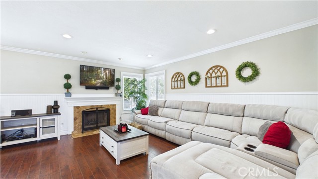 Detail Gallery Image 9 of 33 For 27563 Open Crest, Saugus,  CA 91350 - 4 Beds | 2/1 Baths