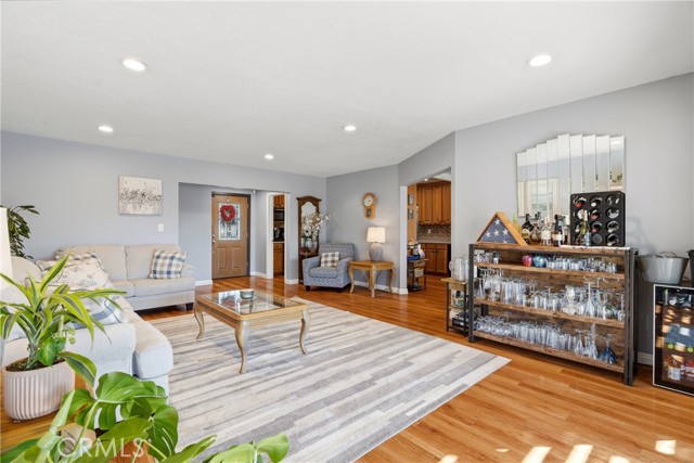 Detail Gallery Image 8 of 54 For 901 S Glenview, West Covina,  CA 91791 - 4 Beds | 2 Baths