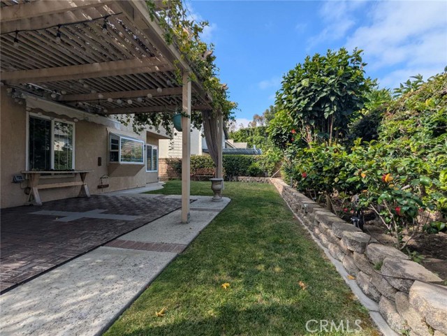 4 Henry, Irvine CA: https://media.crmls.org/medias/ec148fb2-57f9-4bd3-a3b2-c2b3b08c9876.jpg